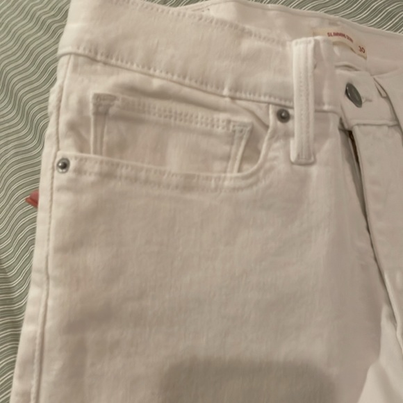 Levi’s 711 Slimming Skinny Jeans - Picture 7 of 8